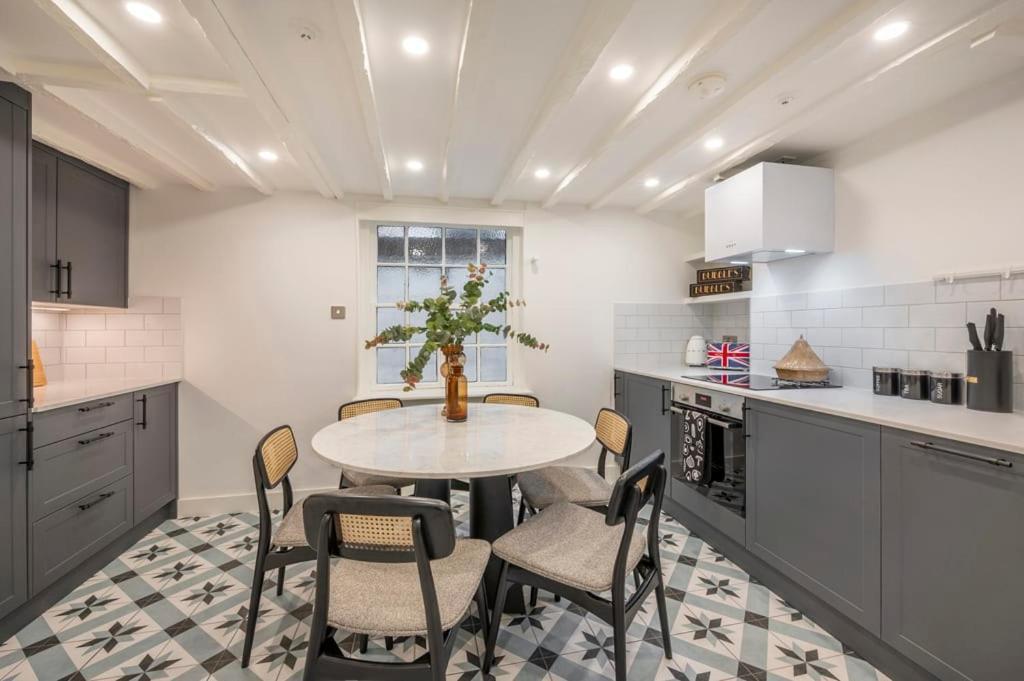 Pottter's Perch - Covent Garden - By Frankie Says Holiday home